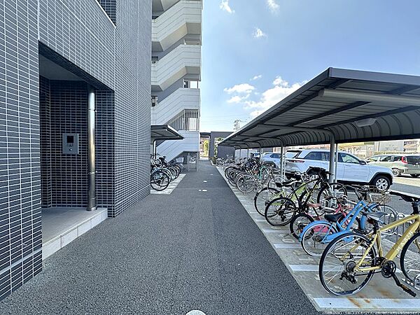 駐輪場☆使用料：月額100円バイク置き場使用料：月額月額500円～800円