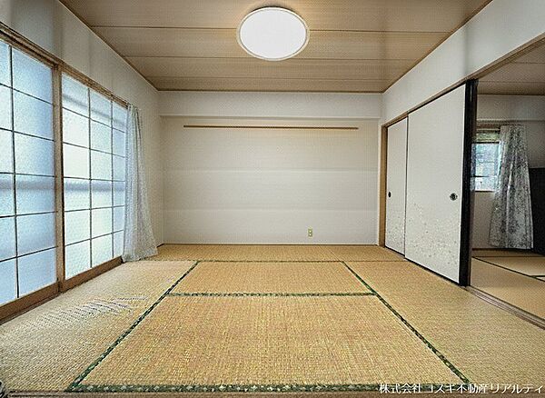 6帖和室！バルコニーに面しております！※AI画像生成により、お荷物を削除しております。