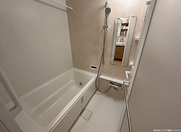 きれいな浴室です！浴室乾燥暖房機付き！※IAにてお荷物を削除しております。現況優先とします。
