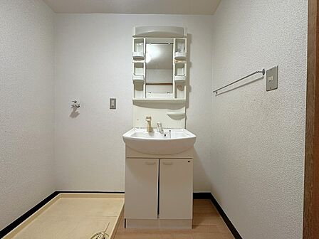 コンパクトな洗面台!洗濯機置き場あり◎