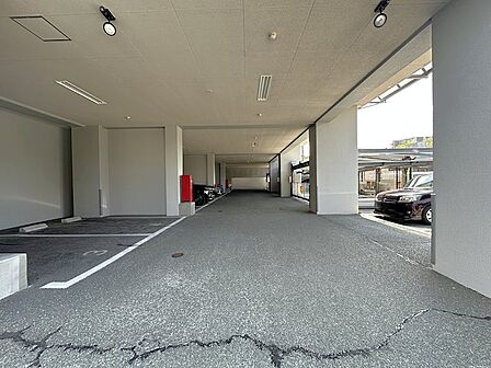 屋根ありの駐車場