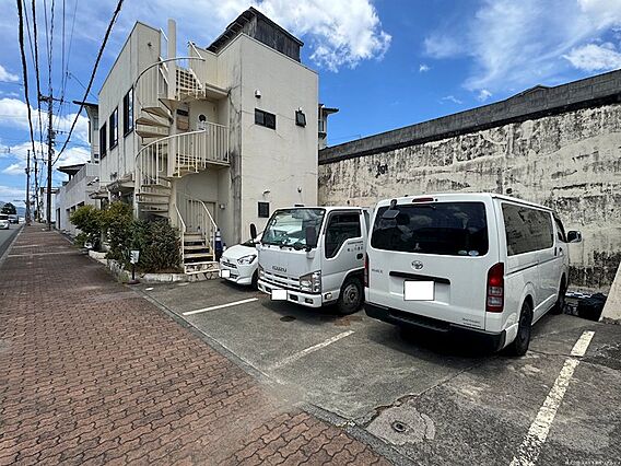 東側