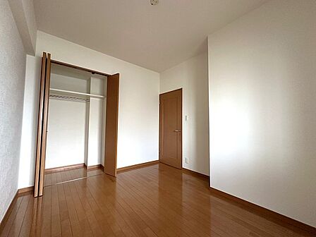 5.6帖洋室!こちらも収納あり◎