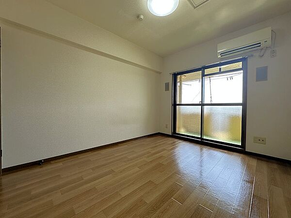 最上階で明るいお部屋です！