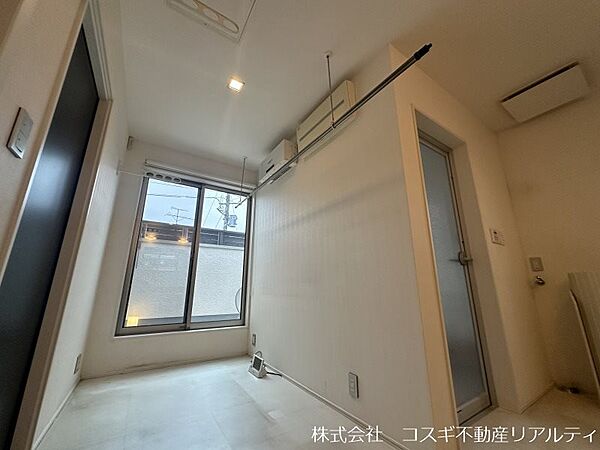 2階　室内洗濯物干し場
