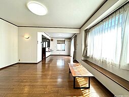 合志市須屋 5LDKのリビング/ダイニング