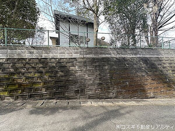 東側擁壁