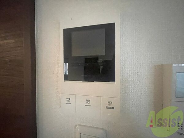 画像19:TVモニター付インターホンです。来客者の顔が見えるので安心！