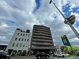 8 / 22