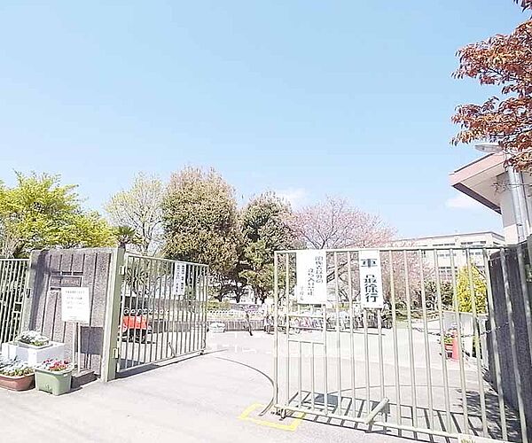 画像28:修学院小学校まで252m 〜地域愛・共生・生命尊重〜が教育目標です。