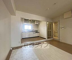 シャトル朱雀 5階2LDKのリビング/ダイニング