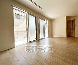 くおん嵯峨　東棟 201 1階3LDKのリビング/ダイニング