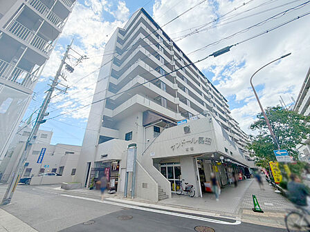 『サンドール長田南館』は、市営地下鉄「長田」駅から徒歩約3分の駅近マンション！高速神戸「高速長田」駅にも徒歩5分で通勤通学に便利な立地。