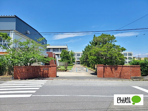 中学校「木更津市立岩根中学校まで1913m」