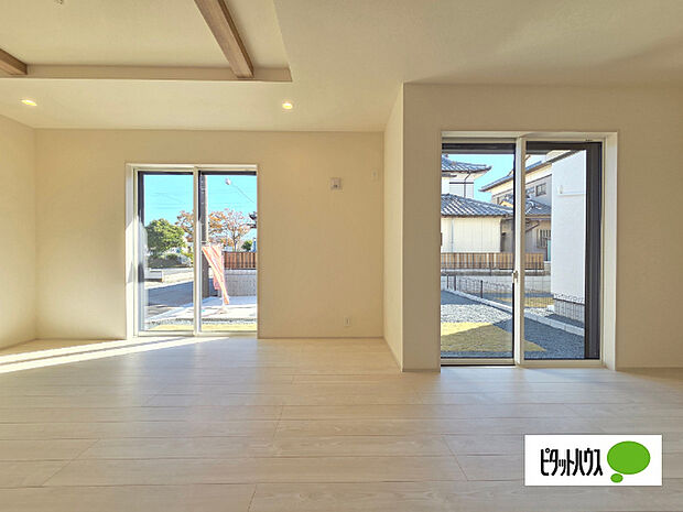 【5号棟】広々リビングはなんと19.37帖。