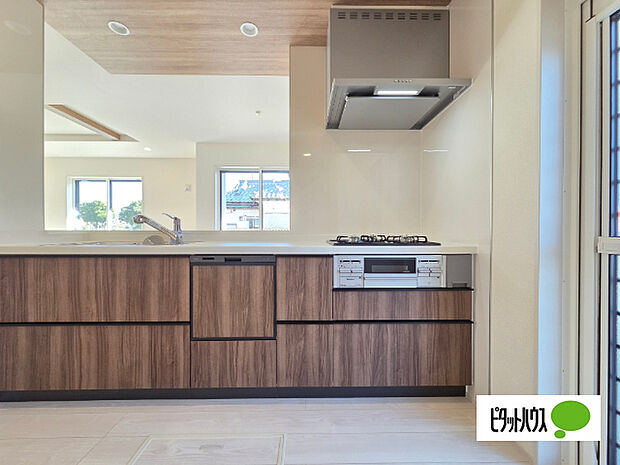 【5号棟】広く使い勝手の良いキッチン。