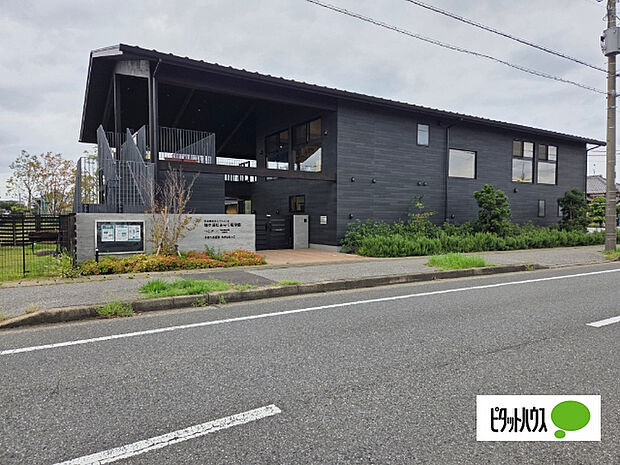 幼稚園、保育園「袖ケ浦どろんこ保育園まで923m」