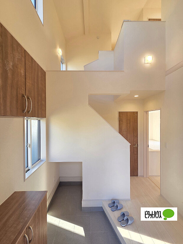 玄関上部吹抜け