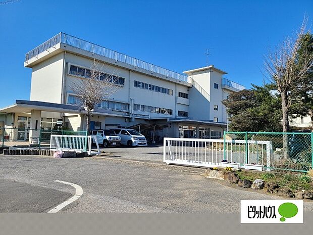 中学校「木更津市立金田中学校まで2392m」