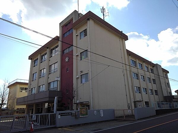 画像27:小学校「和歌山市立紀伊小学校様まで650m」