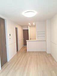 ルミエール岩出　I 102 1階1LDKのリビング/ダイニング