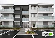 岩出駅より徒歩2分 築8年2ヶ月 3階建の賃貸物件