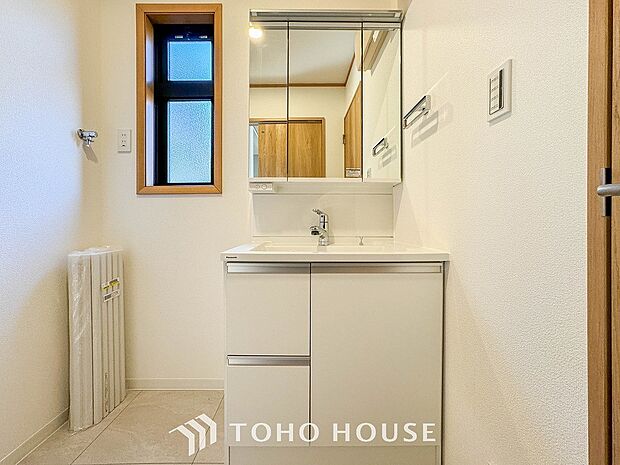 洗面台・洗面所清潔感のあるプライベート空間は、身だしなみチェックや肌のお手入れに最適です。