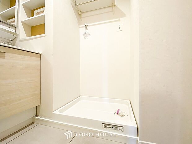 洗濯機を配置しても十分なスペースを確保した設計となっております。