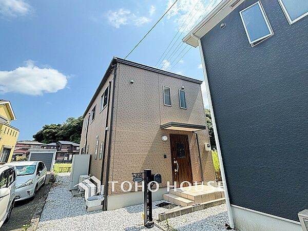 帰宅されるご家族や訪れる方を優しく迎え、安らぎに満ちた生活空間を予感させてくれます。
