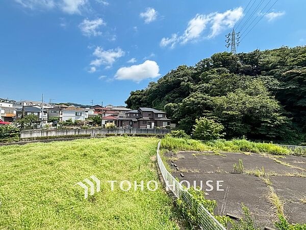 開放的で気持ちの良い眺望と青い空を満喫できます。