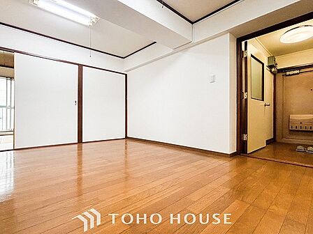 落ち着いた雰囲気に包まれた伸びやかな空間で、ゆったりと家族団らんの時間を過ごせます。