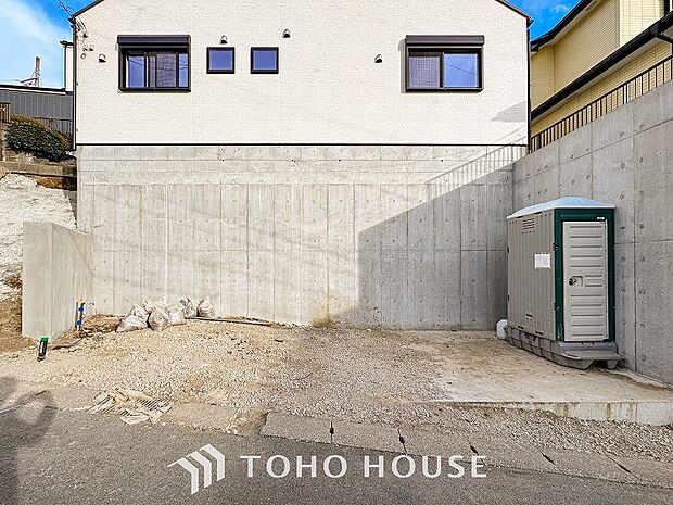 敷地内に駐車スペースがあると、日々の暮らしのをスムーズに運ぶ事が出来ます。