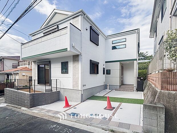 表現された空間は豊かな光と風を纏い、暮らしの時間を豊かにしてくれます。