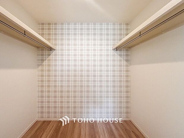 衣類だけでなく大きな荷物も収納でき、お部屋がすっきりします。