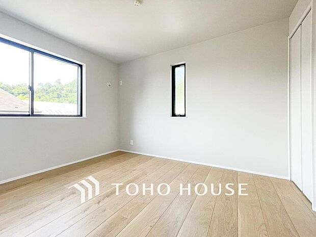 家族一人ひとりの大切なプライベート空間。趣味・感性で個性的に飾って頂けるようシンプルに仕上げてあります。