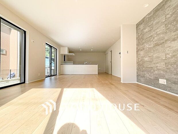 ご家族やお客様との時間など、多くの時を刻む空間。何気なく過ぎる時でさえも上質なひと時に。