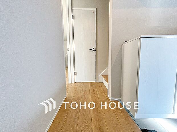 やわらかな陽射しがふりそそぎ、ゆったりした時間が流れる室内。