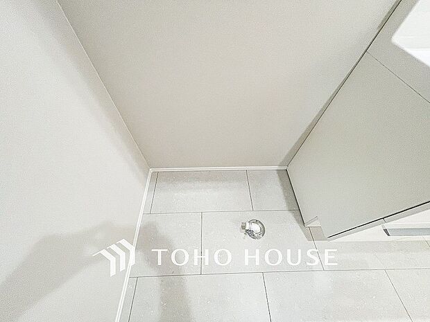 洗濯機を配置しても十分なスペースを確保しております。