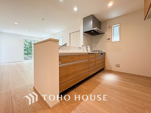 開放感あるリビングダイニング。ご家族とのんびりしたひと時を過ごせますね。