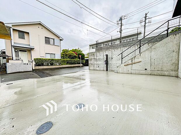 敷地内に駐車スペースがあると、日々の暮らしのをスムーズに運ぶ事が出来ます。