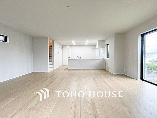 落ち着いた雰囲気に包まれた伸びやかな空間で、ゆったりと家族団らんの時間を過ごせます。