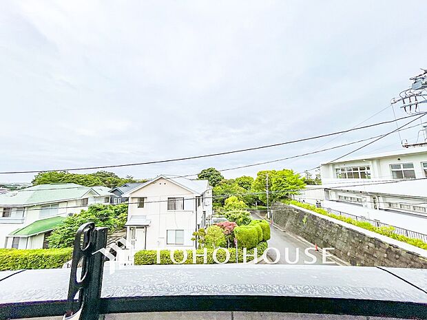 開放的で気持ちの良い眺望と青い空を満喫できます。