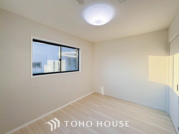 採光もアクセントの一つとして。プライベートルームにはやさしい光が射し込んでいます。