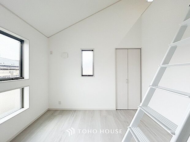 全居室収納スペース付で広々住空間。