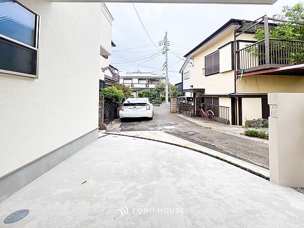 閑静な住宅街の陽当りに恵まれた土地で寛ぎに満ちた生活を。