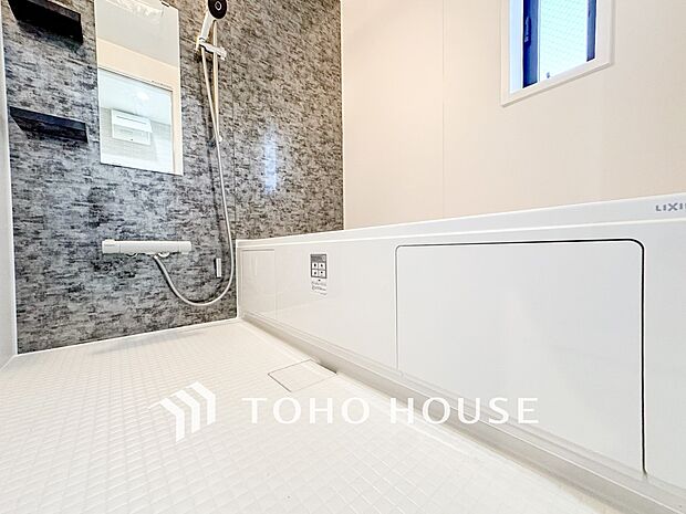 一日の疲れが癒される優雅なバスタイムを堪能できるゆとりあるバスルームです。