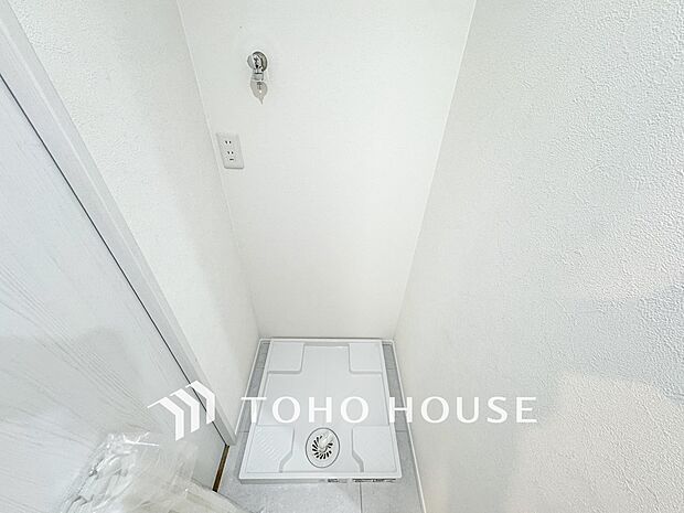 洗濯機を配置しても十分なスペースを確保しております。