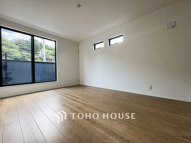 1日の疲れを癒し、心地よく寛げるようゆったりとした広さを確保しています。