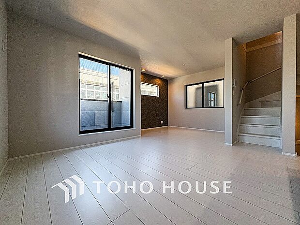 太陽の恵みを一気に受けた明るくあたたかいお住まい。吹きぬける風を感じながら爽やかで風通しの良い暮らし。