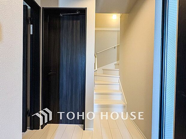 やわらかな陽射しがふりそそぎ、ゆったりした時間が流れる室内。